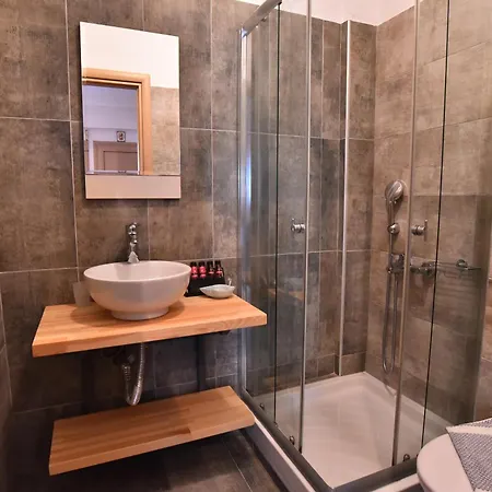 Thalassa Apartment *